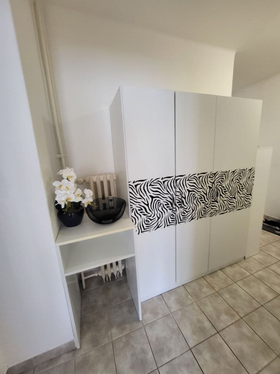 Prenájom bytu 2-izbový 56 m², Špálova, Olomouc, Olomoucký kraj Prenájom bytu 2-izbový 56 m², Špálova, Olomouc, Olomoucký kraj
