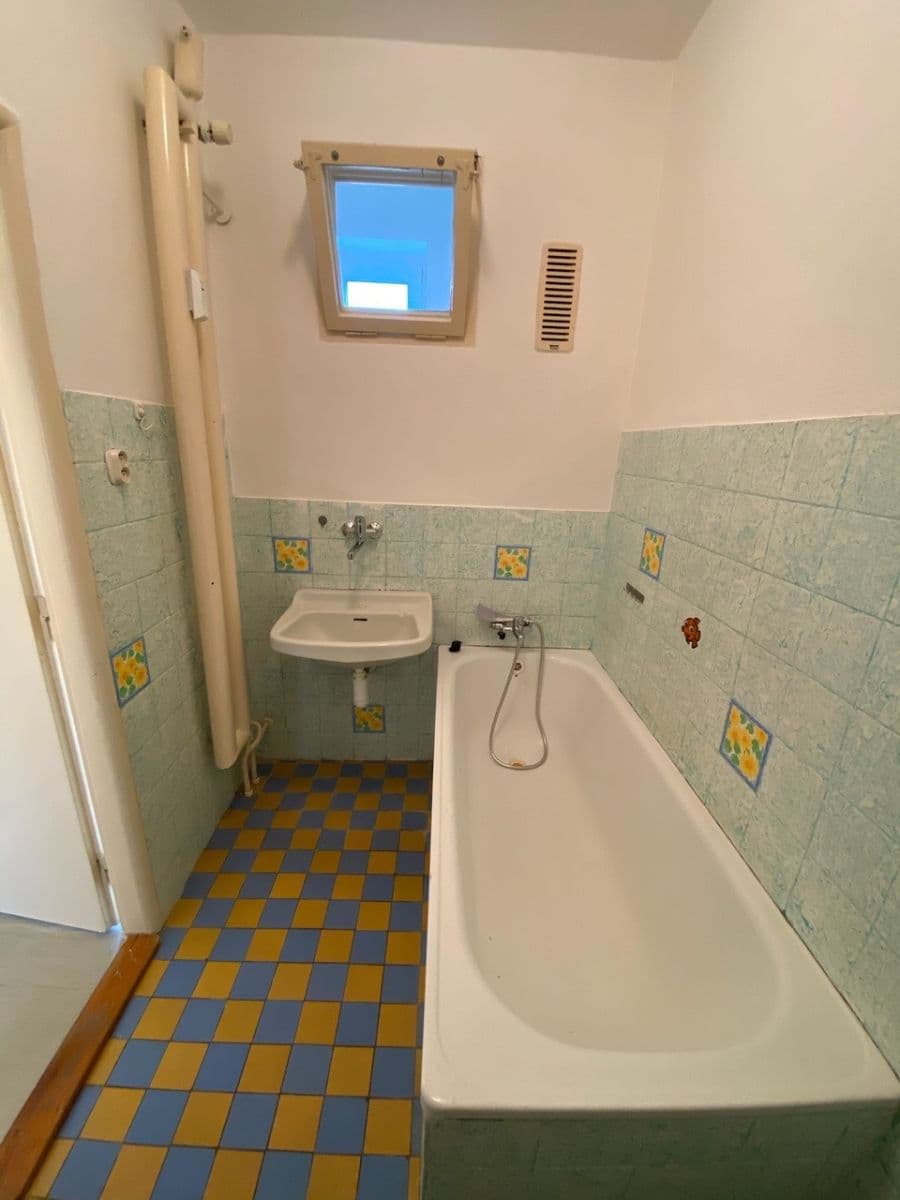 Prenájom bytu 2-izbový 65 m², Neředínská, Olomouc, Olomoucký kraj Prenájom bytu 2-izbový 65 m², Neředínská, Olomouc, Olomoucký kraj