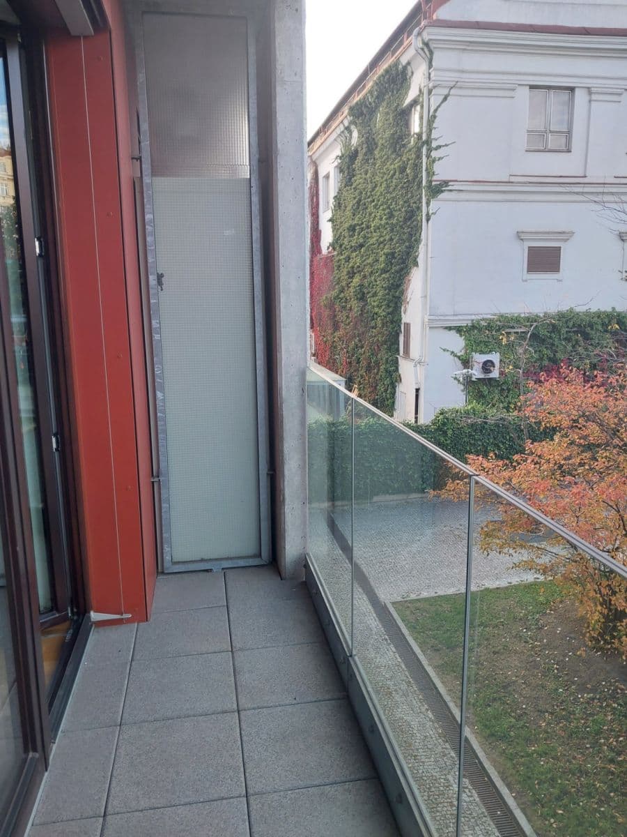 Prenájom bytu 1-izbový 41 m², Korunní, Praha, Praha Prenájom bytu 1-izbový 41 m², Korunní, Praha, Praha