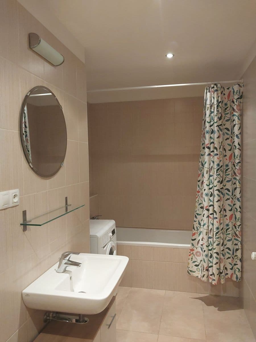 Prenájom bytu 1-izbový 41 m², Korunní, Praha, Praha Prenájom bytu 1-izbový 41 m², Korunní, Praha, Praha