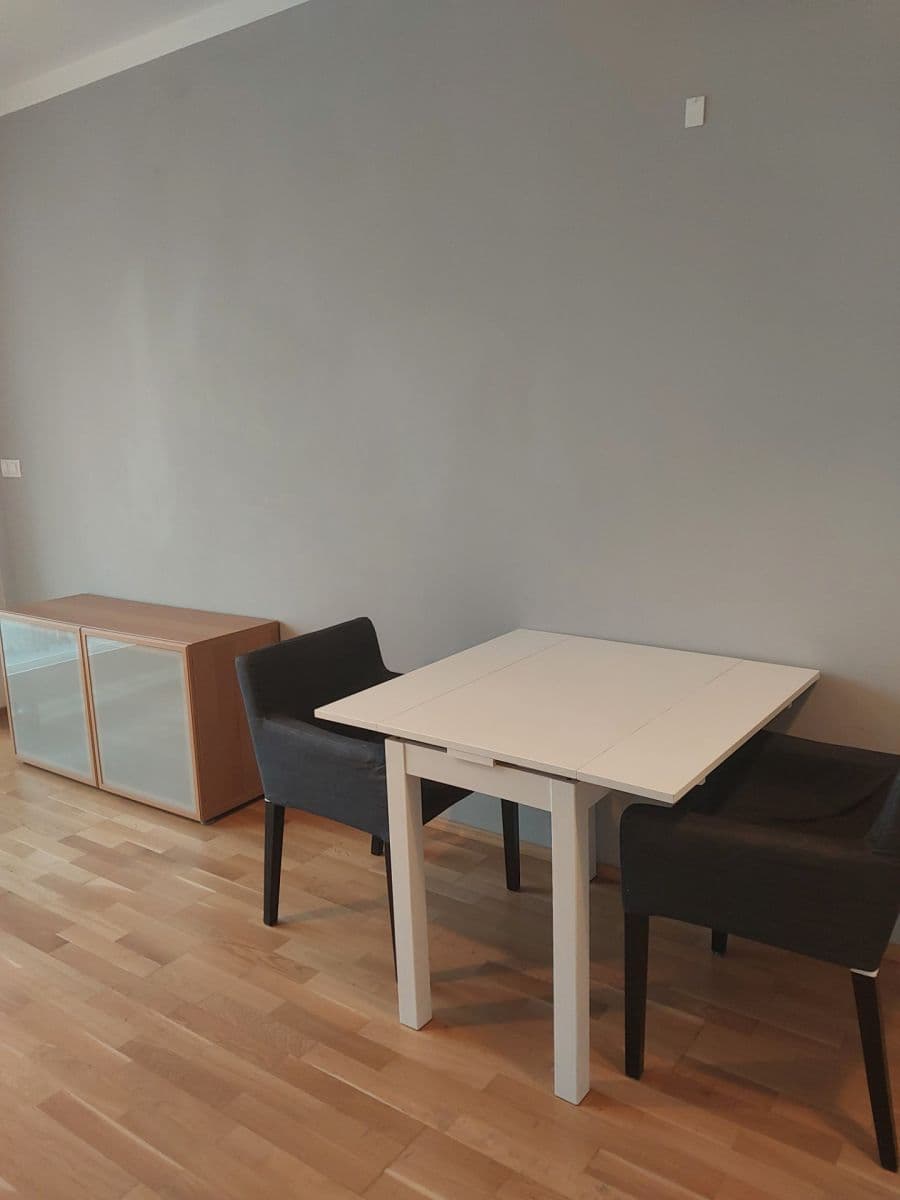 Prenájom bytu 1-izbový 41 m², Korunní, Praha, Praha Prenájom bytu 1-izbový 41 m², Korunní, Praha, Praha