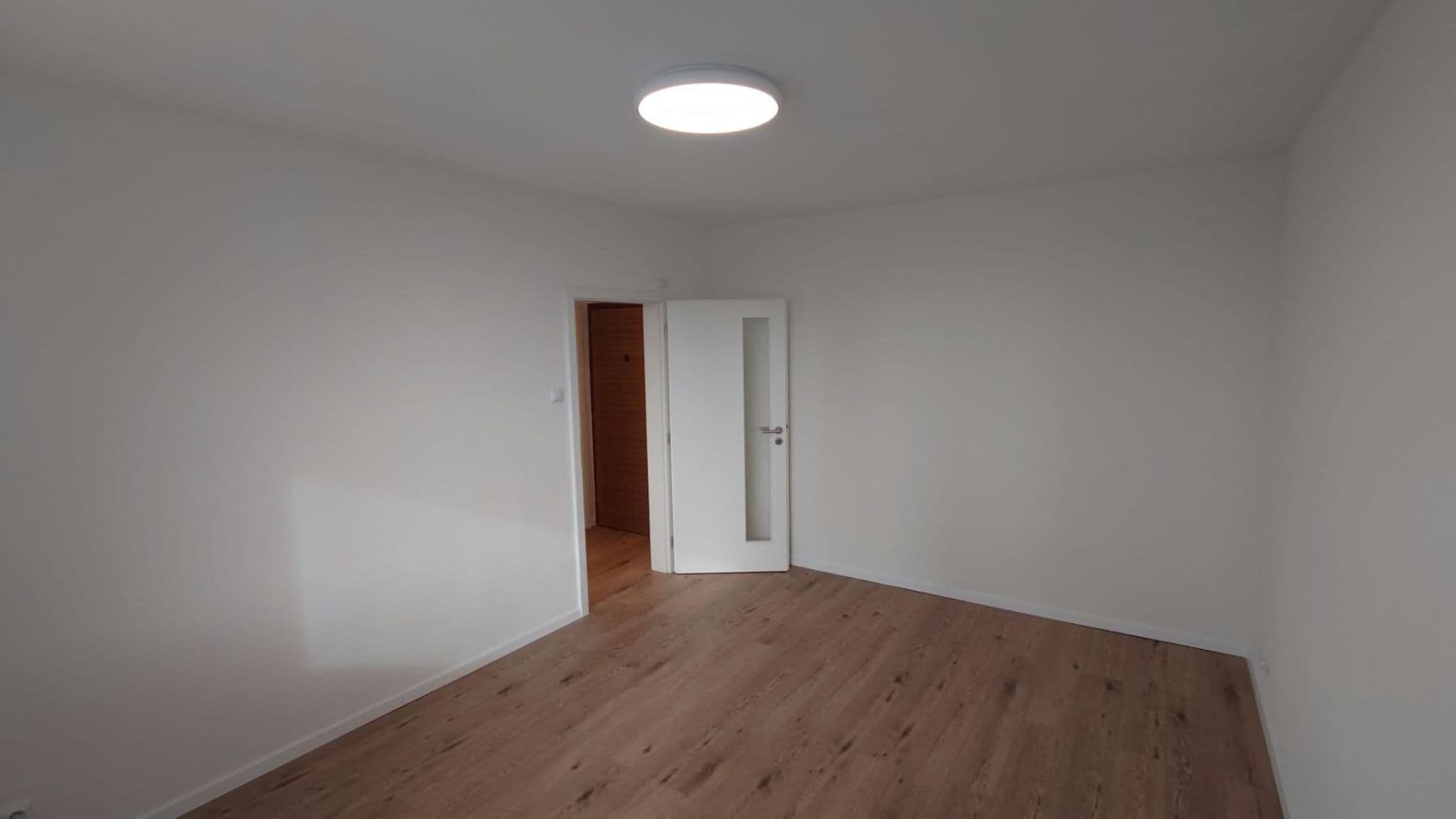 Prenájom bytu 1-izbový 33 m², Chlebovická, Praha, Praha Prenájom bytu 1-izbový 33 m², Chlebovická, Praha, Praha