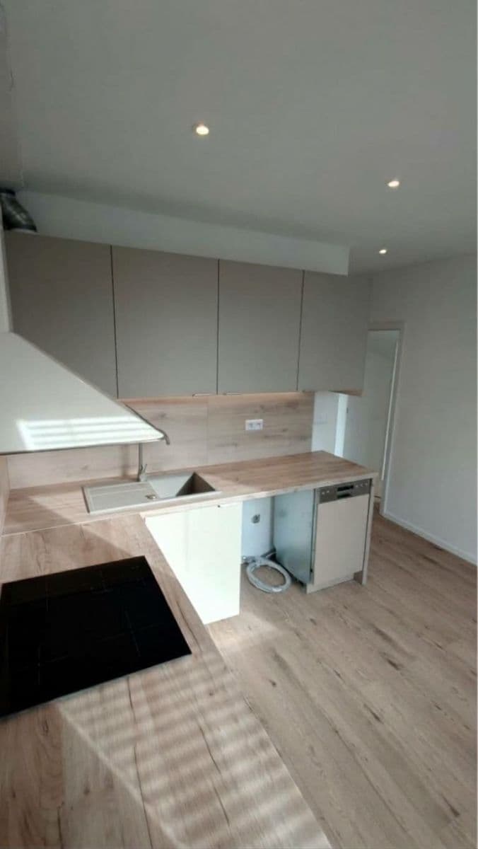 Prenájom bytu 1-izbový 33 m², Chlebovická, Praha, Praha Prenájom bytu 1-izbový 33 m², Chlebovická, Praha, Praha