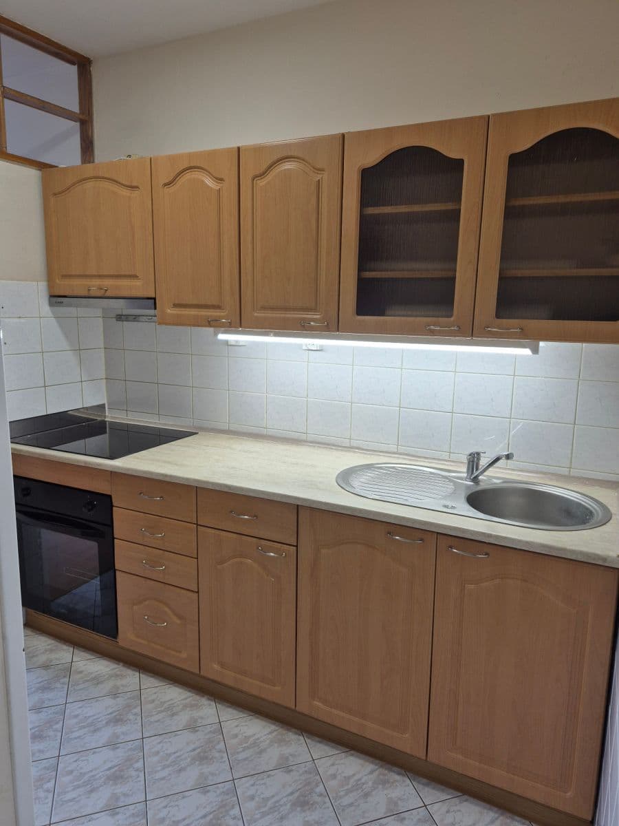 Prenájom bytu 2-izbový 46 m², Zvoncovitá, Praha, Praha Prenájom bytu 2-izbový 46 m², Zvoncovitá, Praha, Praha