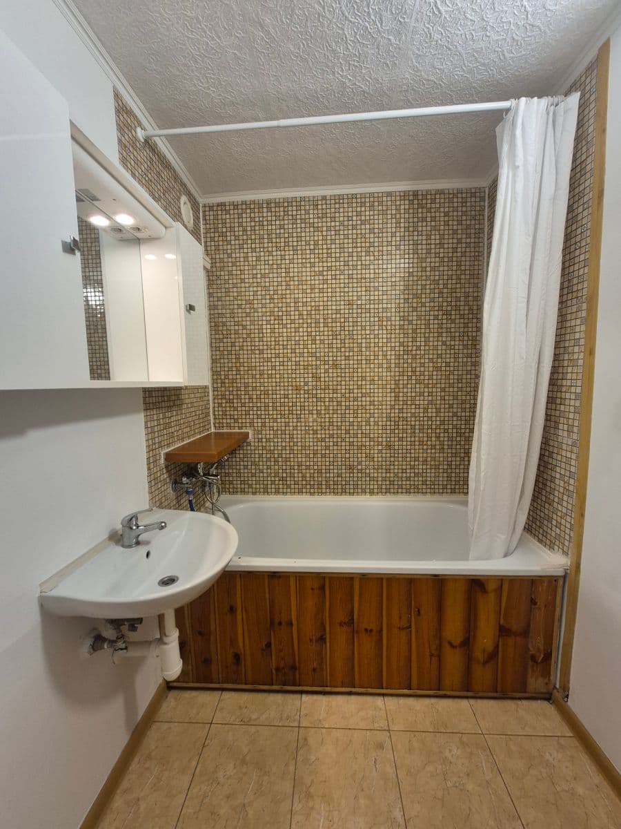 Prenájom bytu 2-izbový 46 m², Zvoncovitá, Praha, Praha Prenájom bytu 2-izbový 46 m², Zvoncovitá, Praha, Praha