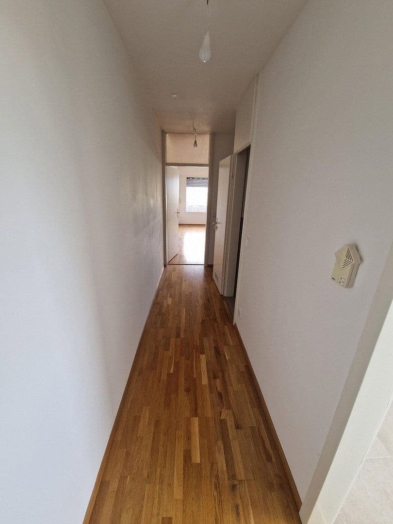 Prenájom bytu 4-izbový 78 m², Unterhaching, Bavorsko Prenájom bytu 4-izbový 78 m², Unterhaching, Bavorsko