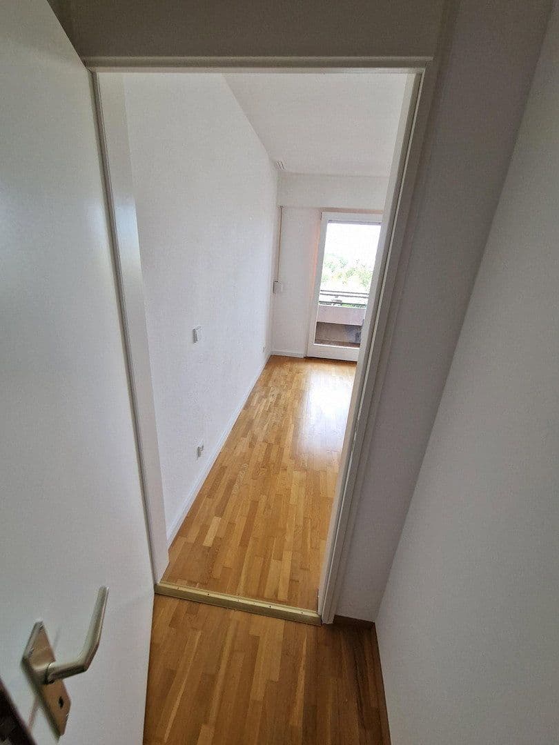 Prenájom bytu 4-izbový 78 m², Unterhaching, Bavorsko Prenájom bytu 4-izbový 78 m², Unterhaching, Bavorsko