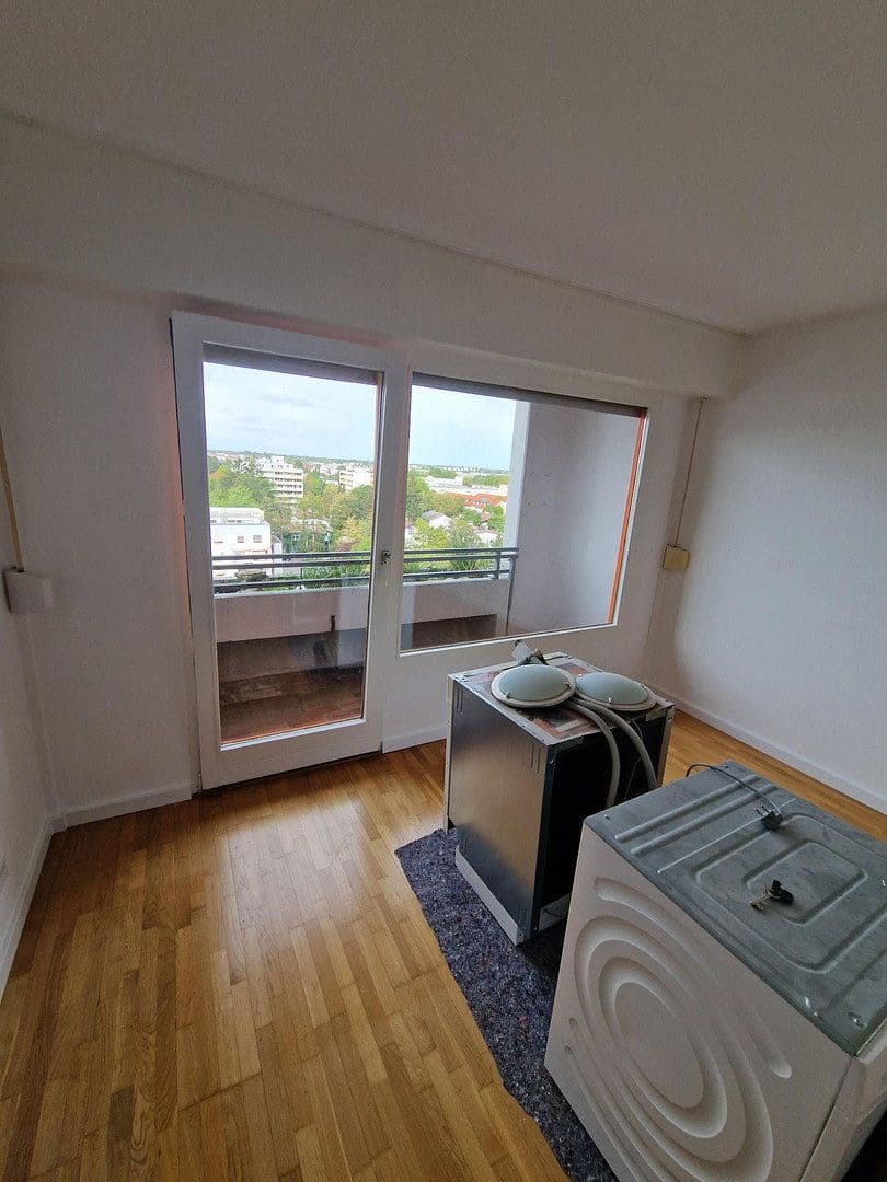 Prenájom bytu 4-izbový 78 m², Unterhaching, Bavorsko Prenájom bytu 4-izbový 78 m², Unterhaching, Bavorsko