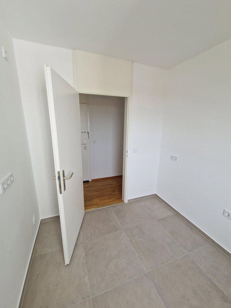 Prenájom bytu 4-izbový 78 m², Unterhaching, Bavorsko Prenájom bytu 4-izbový 78 m², Unterhaching, Bavorsko