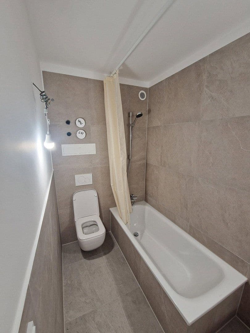 Prenájom bytu 4-izbový 78 m², Unterhaching, Bavorsko Prenájom bytu 4-izbový 78 m², Unterhaching, Bavorsko