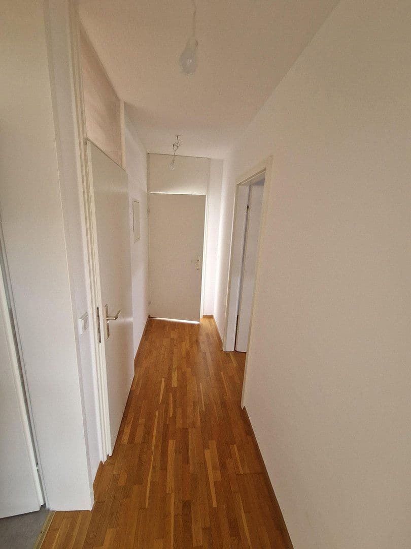 Prenájom bytu 4-izbový 78 m², Unterhaching, Bavorsko Prenájom bytu 4-izbový 78 m², Unterhaching, Bavorsko