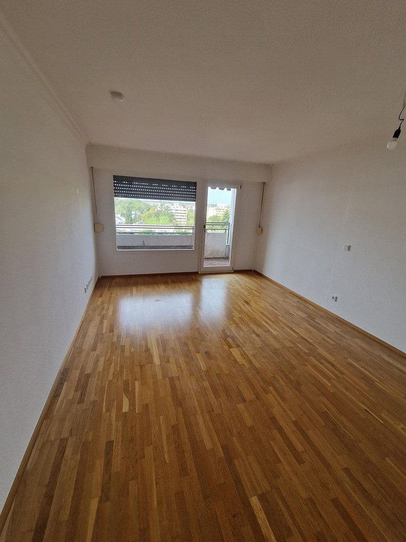 Prenájom bytu 4-izbový 78 m², Unterhaching, Bavorsko Prenájom bytu 4-izbový 78 m², Unterhaching, Bavorsko