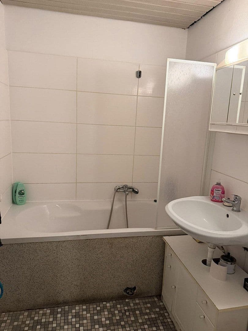 Prenájom bytu 18 m², Allee 40, Heilbronn, Bádensko-Wurttembersko Prenájom bytu 18 m², Allee 40, Heilbronn, Bádensko-Wurttembersko