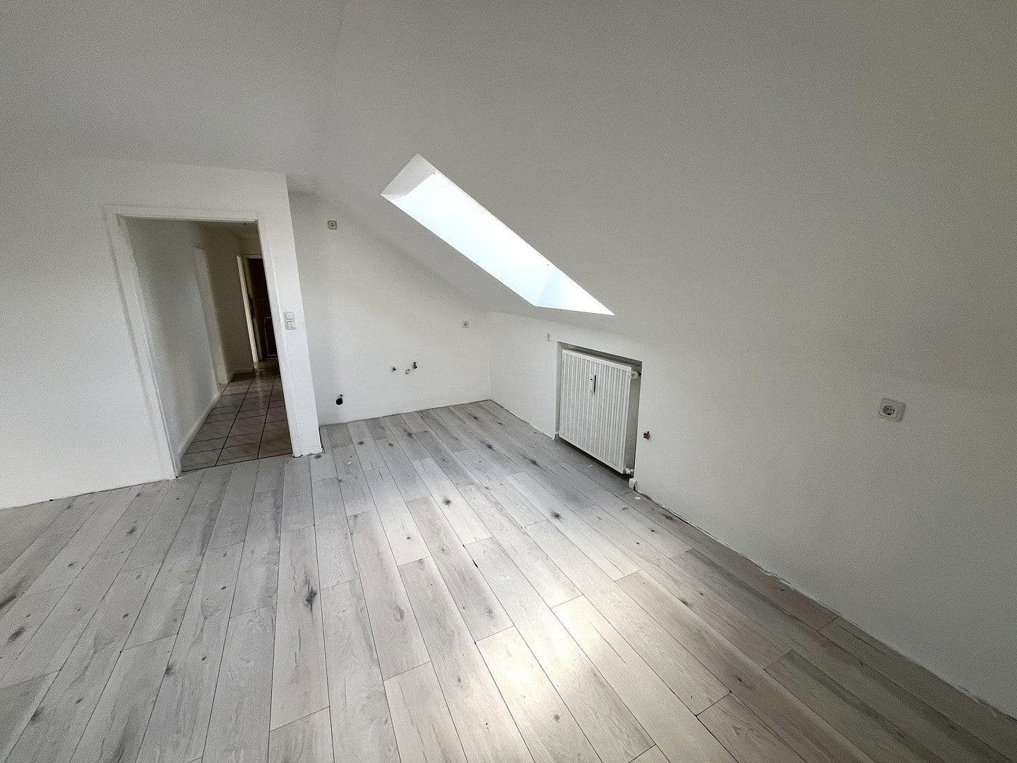 Prenájom bytu 3-izbový 60 m², Dinkelscherben, Bavorsko Prenájom bytu 3-izbový 60 m², Dinkelscherben, Bavorsko