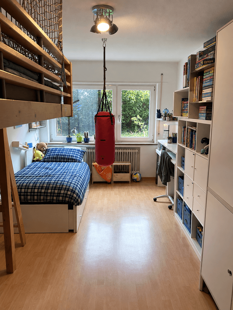 Predaj bytu 4-izbový 96 m², Stuttgart, Bádensko-Wurttembersko Predaj bytu 4-izbový 96 m², Stuttgart, Bádensko-Wurttembersko