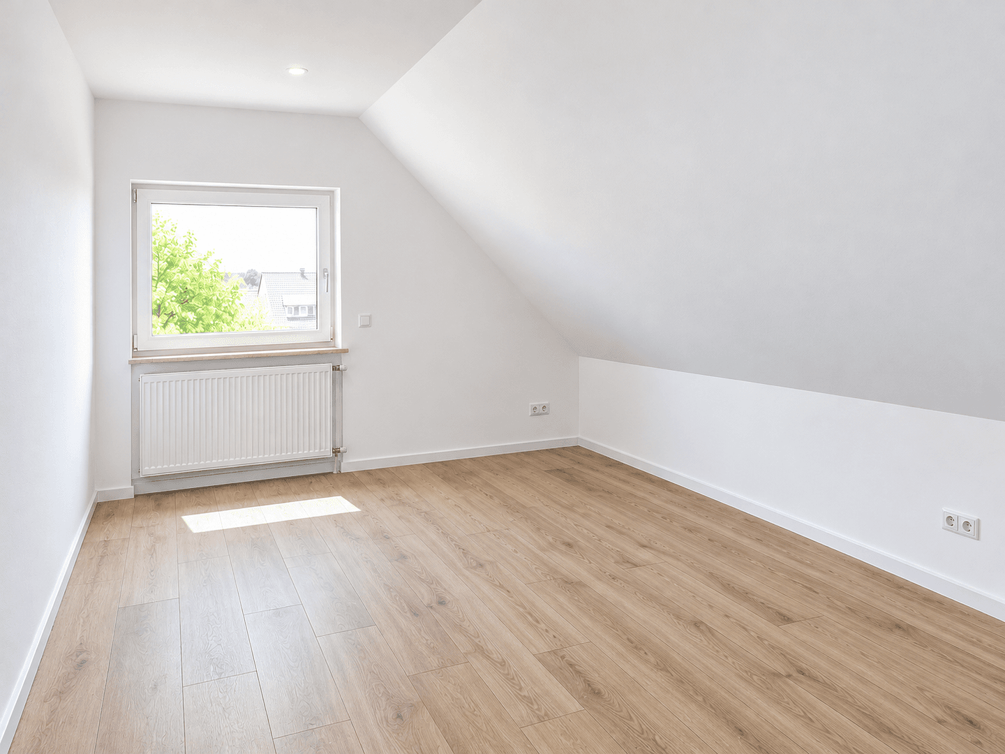 Prenájom bytu 5-izbový 115 m², Mönchengladbach, Severné Porýnie - Westfálsko Prenájom bytu 5-izbový 115 m², Mönchengladbach, Severné Porýnie - Westfálsko