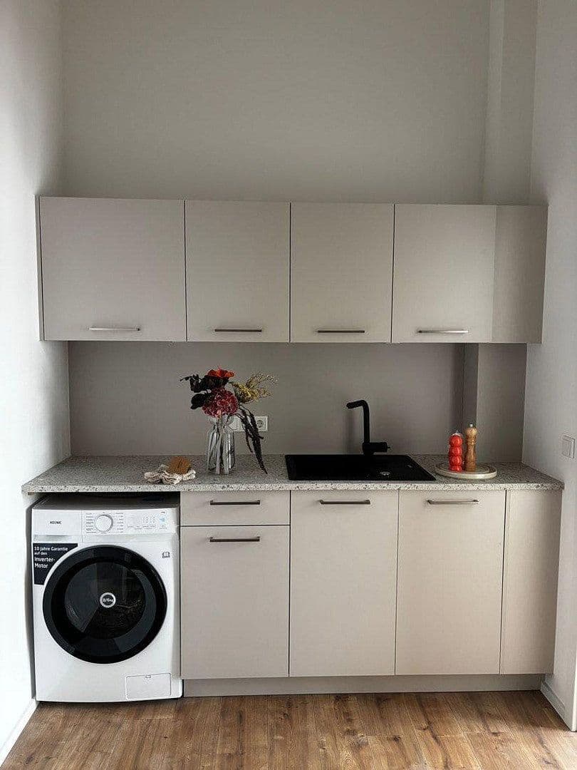 Prenájom bytu 83 m², Fürther Strasse 42a, Nürnberg, Bavorsko Prenájom bytu 83 m², Fürther Strasse 42a, Nürnberg, Bavorsko