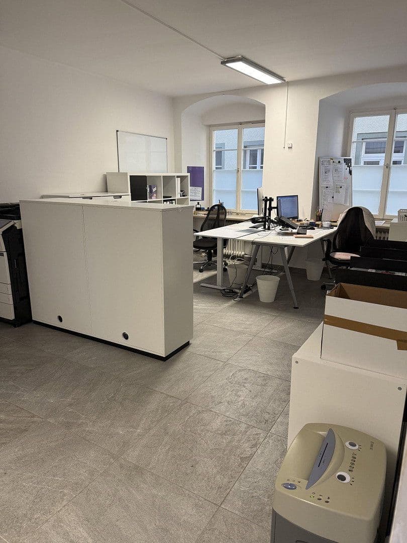 Prenájom nebytového priestoru 150 m², Marktplatz 18, Ellwangen (Jagst), Bádensko-Wurttembersko Prenájom nebytového priestoru 150 m², Marktplatz 18, Ellwangen (Jagst), Bádensko-Wurttembersko