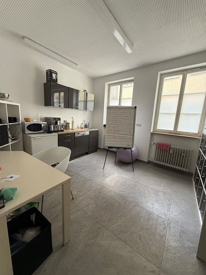 Prenájom nebytového priestoru 150 m², Marktplatz 18, Ellwangen (Jagst), Bádensko-Wurttembersko Prenájom nebytového priestoru 150 m², Marktplatz 18, Ellwangen (Jagst), Bádensko-Wurttembersko