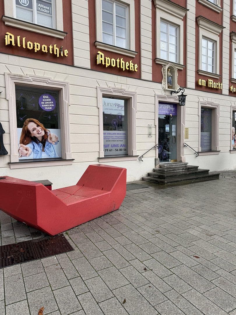 Prenájom nebytového priestoru 150 m², Marktplatz 18, Ellwangen (Jagst), Bádensko-Wurttembersko Prenájom nebytového priestoru 150 m², Marktplatz 18, Ellwangen (Jagst), Bádensko-Wurttembersko