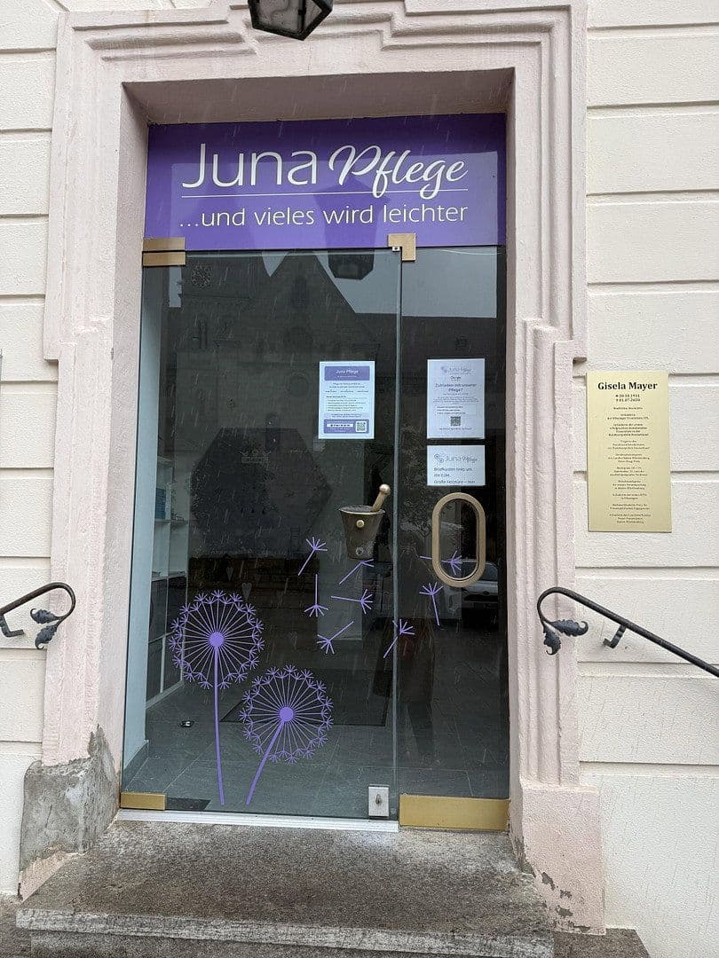 Prenájom nebytového priestoru 150 m², Marktplatz 18, Ellwangen (Jagst), Bádensko-Wurttembersko Prenájom nebytového priestoru 150 m², Marktplatz 18, Ellwangen (Jagst), Bádensko-Wurttembersko