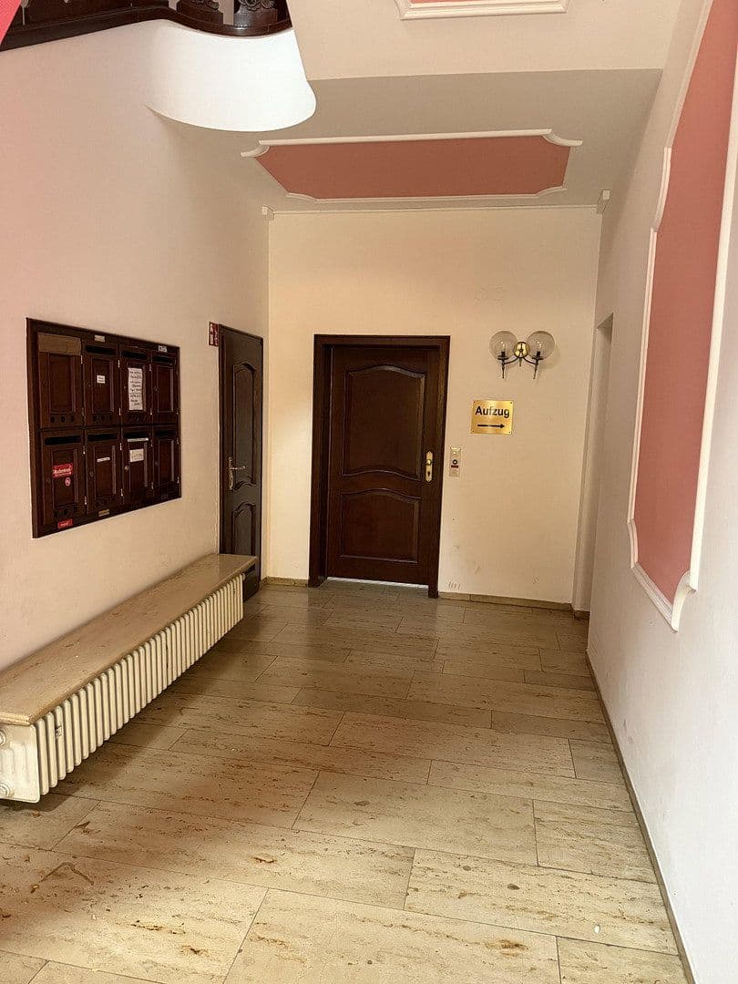 Prenájom nebytového priestoru 150 m², Marktplatz 18, Ellwangen (Jagst), Bádensko-Wurttembersko Prenájom nebytového priestoru 150 m², Marktplatz 18, Ellwangen (Jagst), Bádensko-Wurttembersko