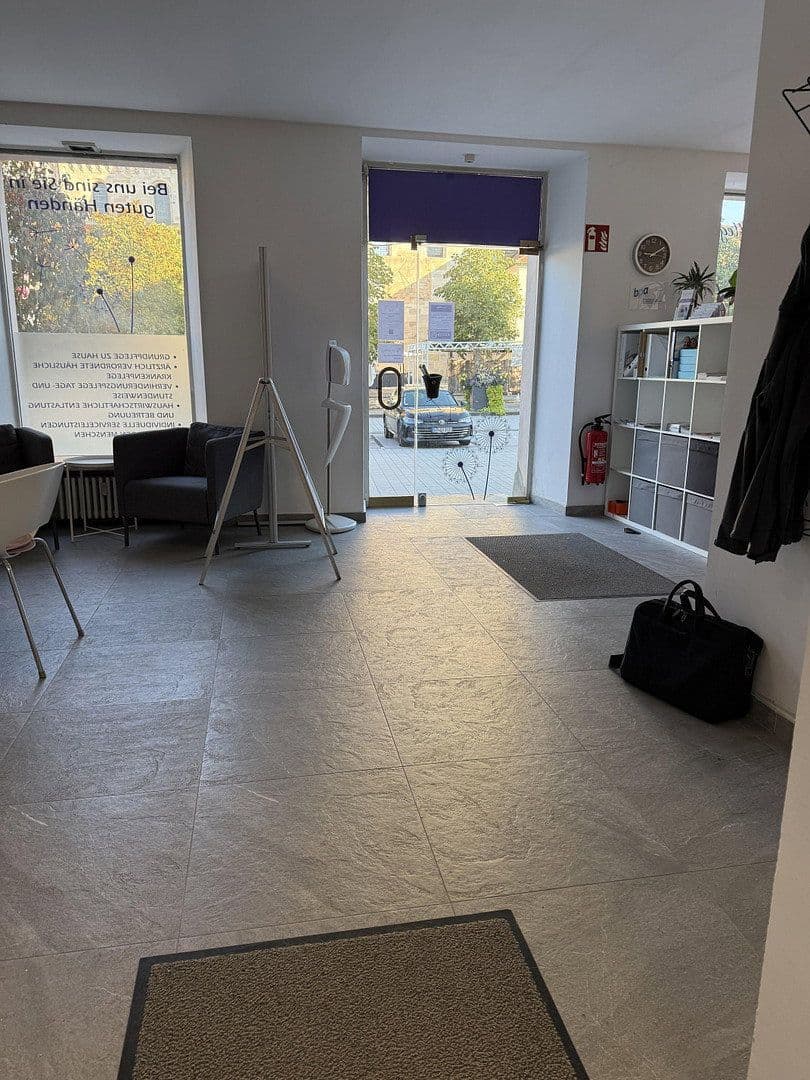 Prenájom nebytového priestoru 150 m², Marktplatz 18, Ellwangen (Jagst), Bádensko-Wurttembersko Prenájom nebytového priestoru 150 m², Marktplatz 18, Ellwangen (Jagst), Bádensko-Wurttembersko