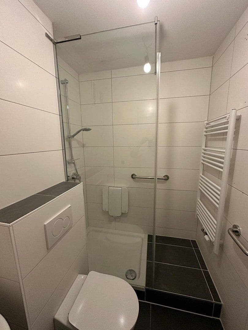 Prenájom bytu 2-izbový 60 m², Offenbach, Hesensko Prenájom bytu 2-izbový 60 m², Offenbach, Hesensko