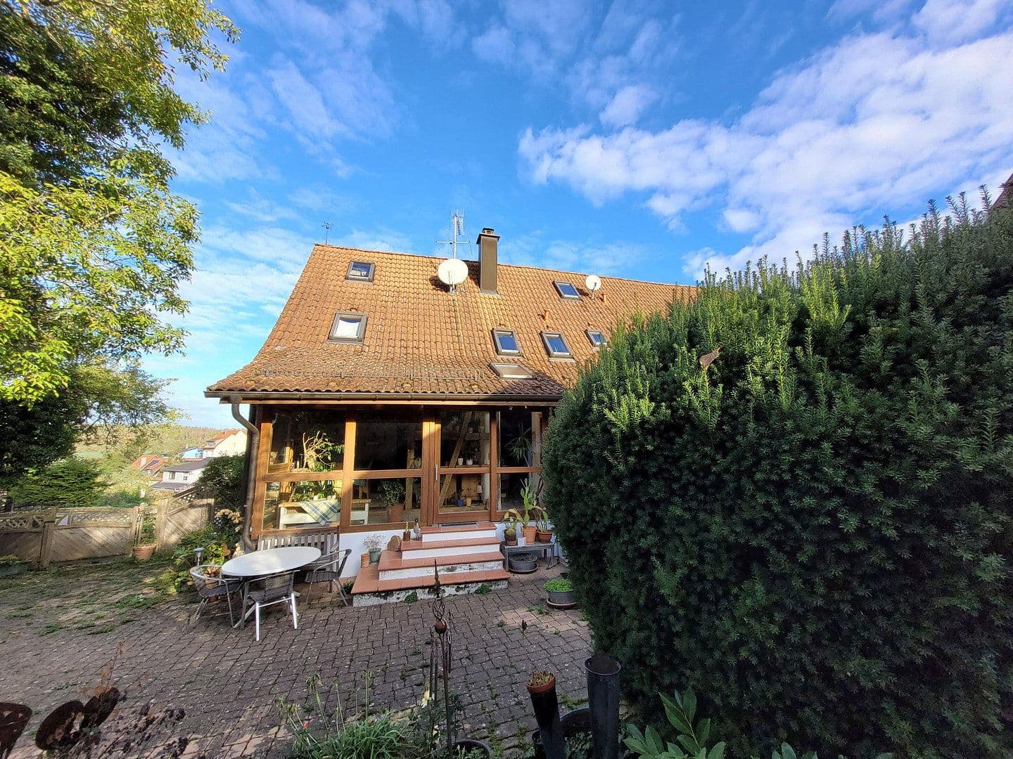 Predaj domu 150 m², pozemok 1.390 m², Kirchstraße 3, Beilstein, Bádensko-Wurttembersko Predaj domu 150 m², pozemok 1.390 m², Kirchstraße 3, Beilstein, Bádensko-Wurttembersko