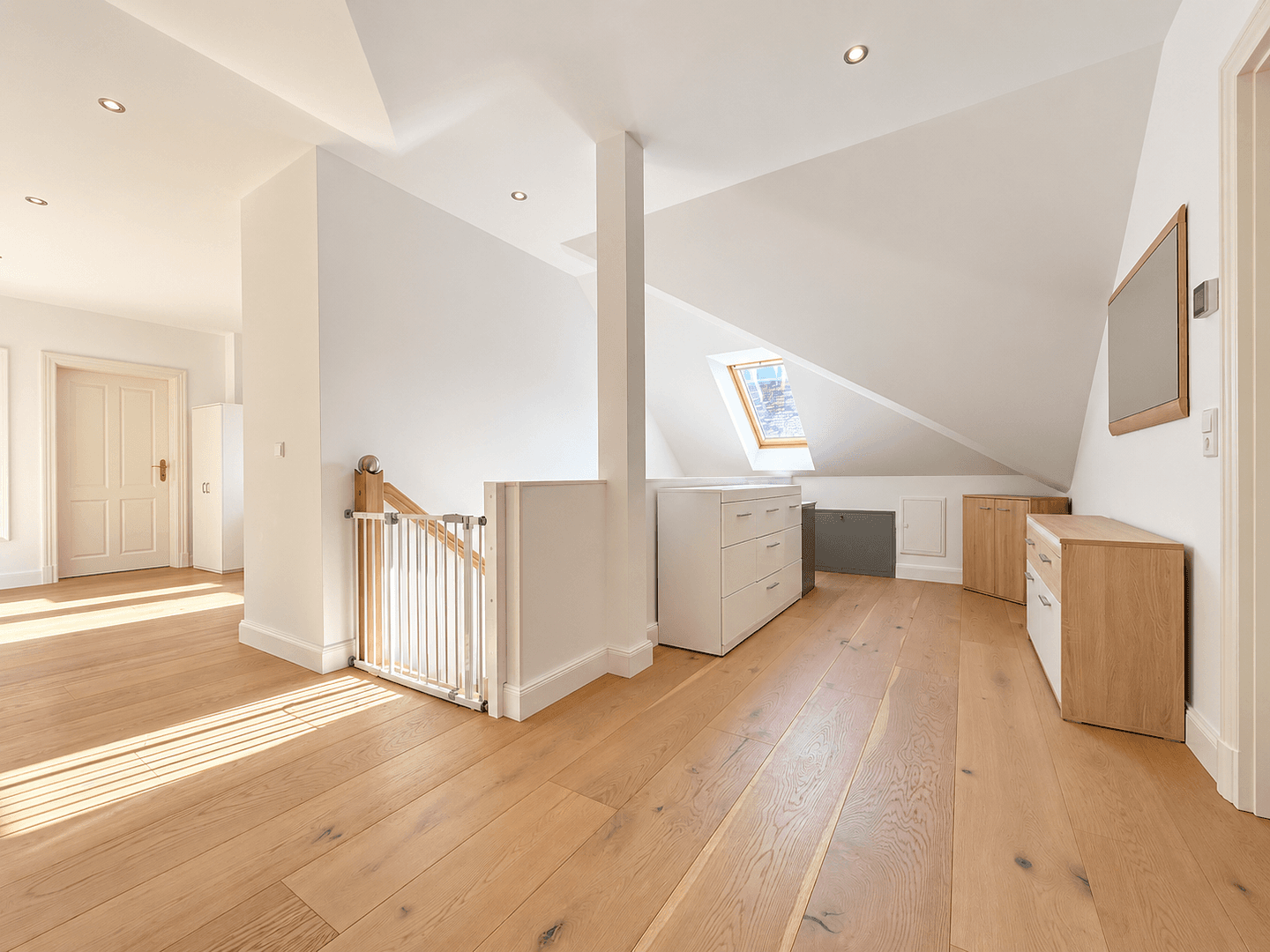 Predaj domu 274 m², pozemok 665 m², Harsefeld, Dolné Sasko Predaj domu 274 m², pozemok 665 m², Harsefeld, Dolné Sasko