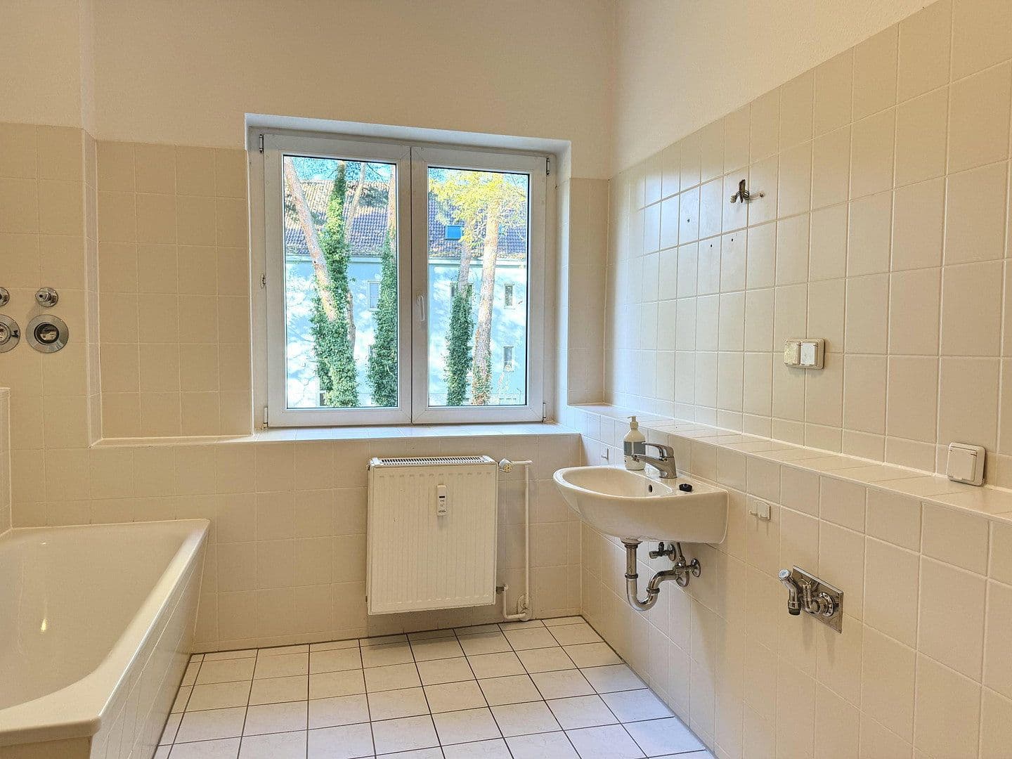 Prenájom bytu 2-izbový 66 m², Brandenburgische Str. 9, Zossen, Brandenbursko Prenájom bytu 2-izbový 66 m², Brandenburgische Str. 9, Zossen, Brandenbursko