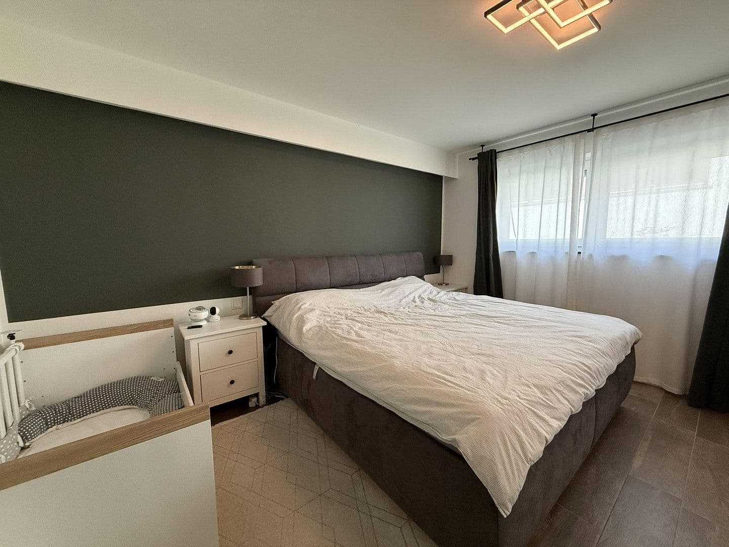 Prenájom bytu 4-izbový 125 m², Pliezhausen, Bádensko-Wurttembersko Prenájom bytu 4-izbový 125 m², Pliezhausen, Bádensko-Wurttembersko