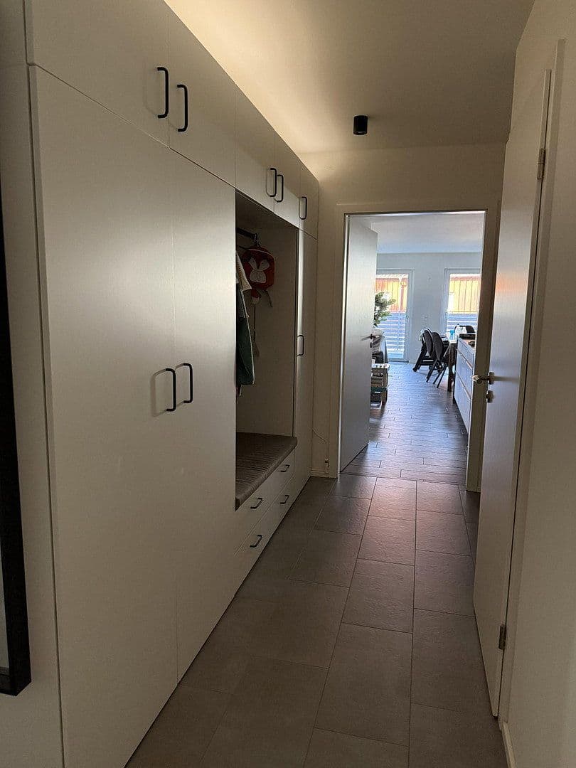 Prenájom bytu 4-izbový 125 m², Pliezhausen, Bádensko-Wurttembersko Prenájom bytu 4-izbový 125 m², Pliezhausen, Bádensko-Wurttembersko