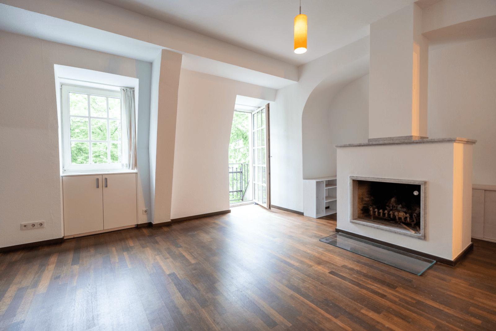 Prenájom bytu 2-izbový 96 m², Düsseldorf, Severné Porýnie - Westfálsko Prenájom bytu 2-izbový 96 m², Düsseldorf, Severné Porýnie - Westfálsko