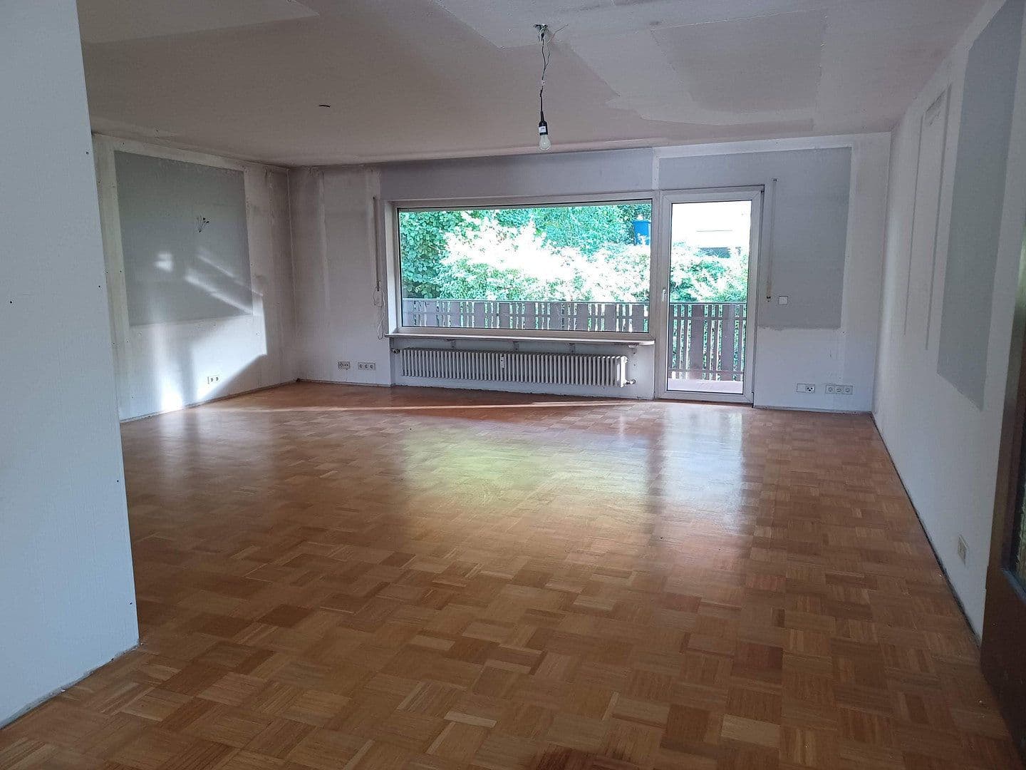 Prenájom bytu 3-izbový 115 m², Baden-Baden - Neuweier, Bádensko-Wurttembersko Prenájom bytu 3-izbový 115 m², Baden-Baden - Neuweier, Bádensko-Wurttembersko
