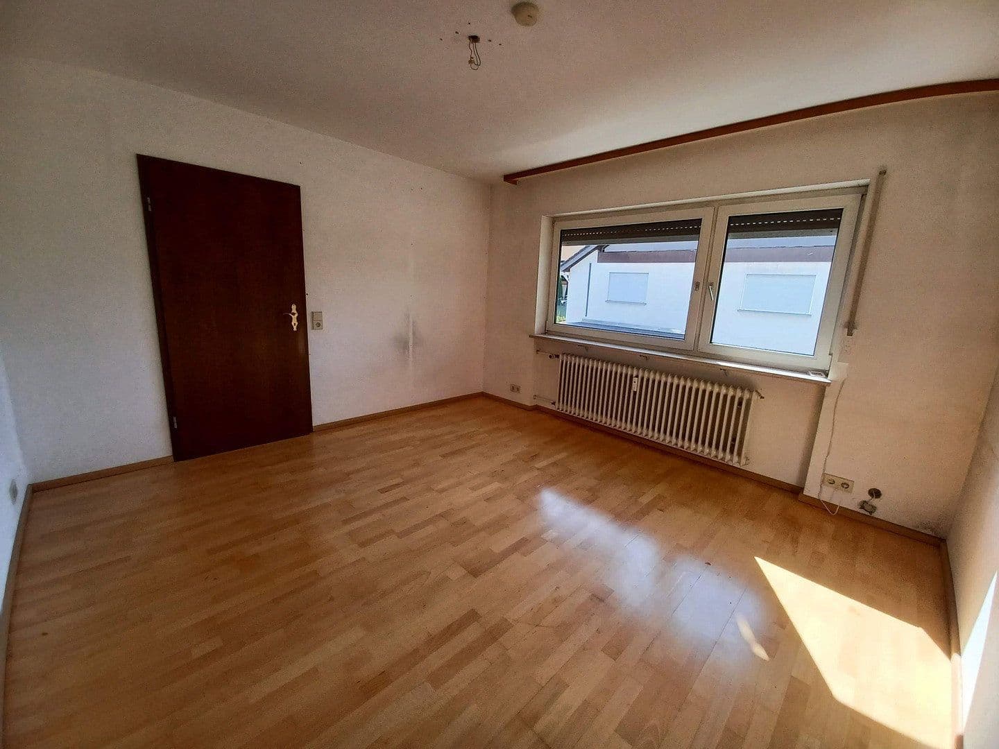 Prenájom bytu 3-izbový 115 m², Baden-Baden - Neuweier, Bádensko-Wurttembersko Prenájom bytu 3-izbový 115 m², Baden-Baden - Neuweier, Bádensko-Wurttembersko