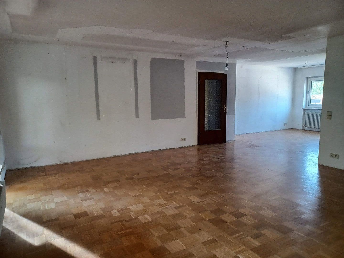 Prenájom bytu 3-izbový 115 m², Baden-Baden - Neuweier, Bádensko-Wurttembersko Prenájom bytu 3-izbový 115 m², Baden-Baden - Neuweier, Bádensko-Wurttembersko