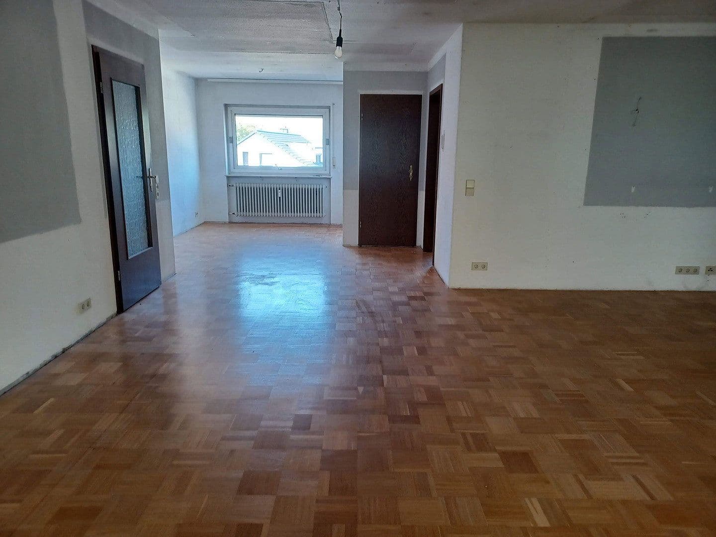Prenájom bytu 3-izbový 115 m², Baden-Baden - Neuweier, Bádensko-Wurttembersko Prenájom bytu 3-izbový 115 m², Baden-Baden - Neuweier, Bádensko-Wurttembersko
