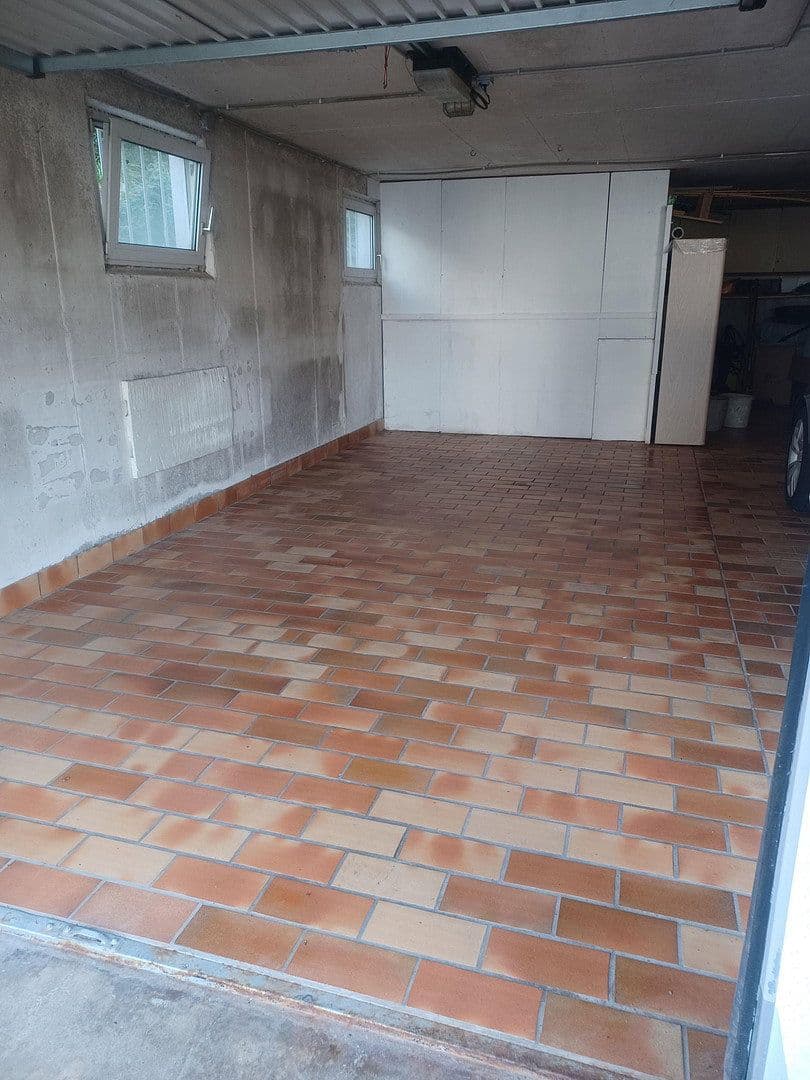 Prenájom bytu 3-izbový 115 m², Baden-Baden - Neuweier, Bádensko-Wurttembersko Prenájom bytu 3-izbový 115 m², Baden-Baden - Neuweier, Bádensko-Wurttembersko