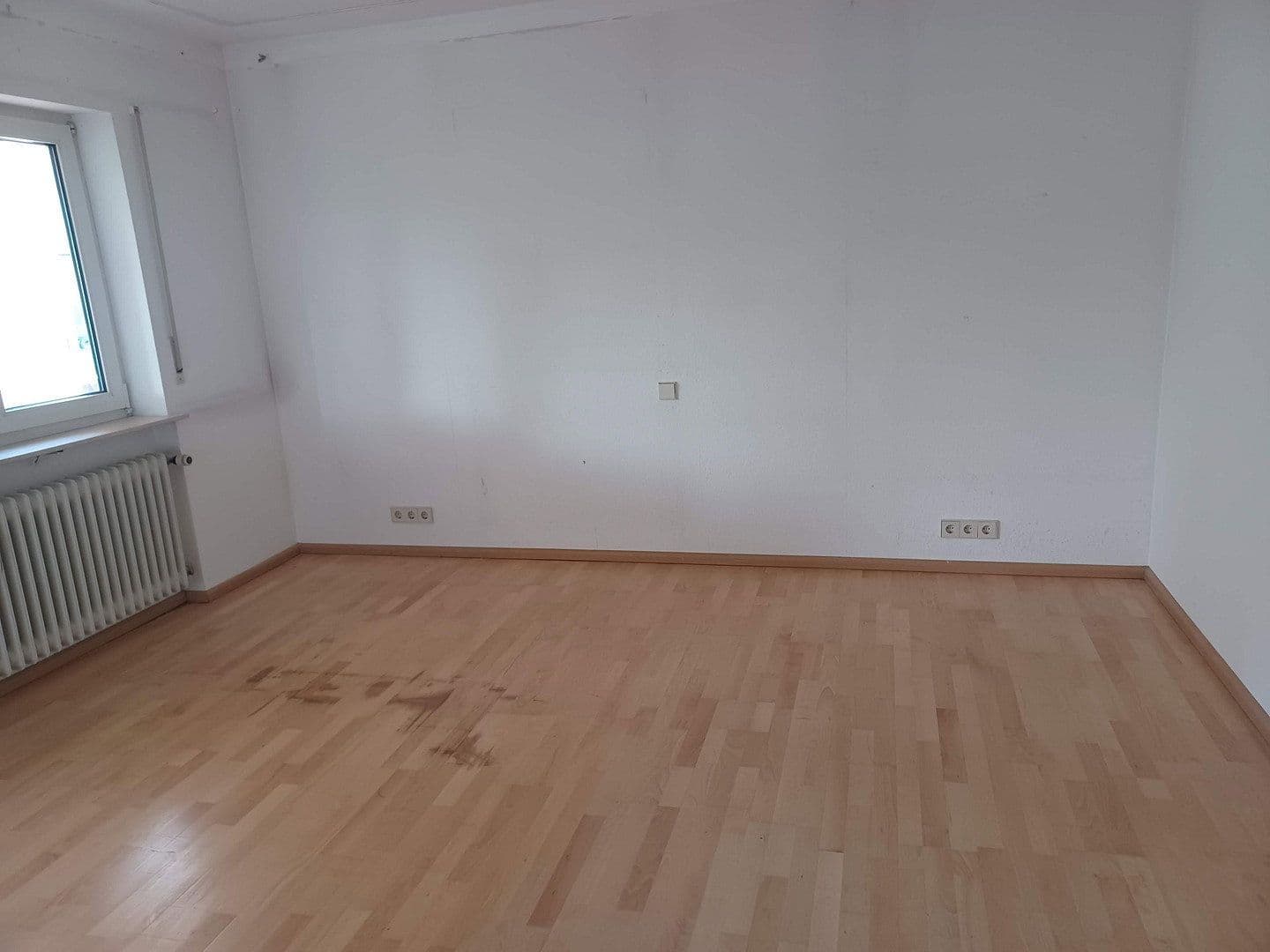 Prenájom bytu 3-izbový 115 m², Baden-Baden - Neuweier, Bádensko-Wurttembersko Prenájom bytu 3-izbový 115 m², Baden-Baden - Neuweier, Bádensko-Wurttembersko