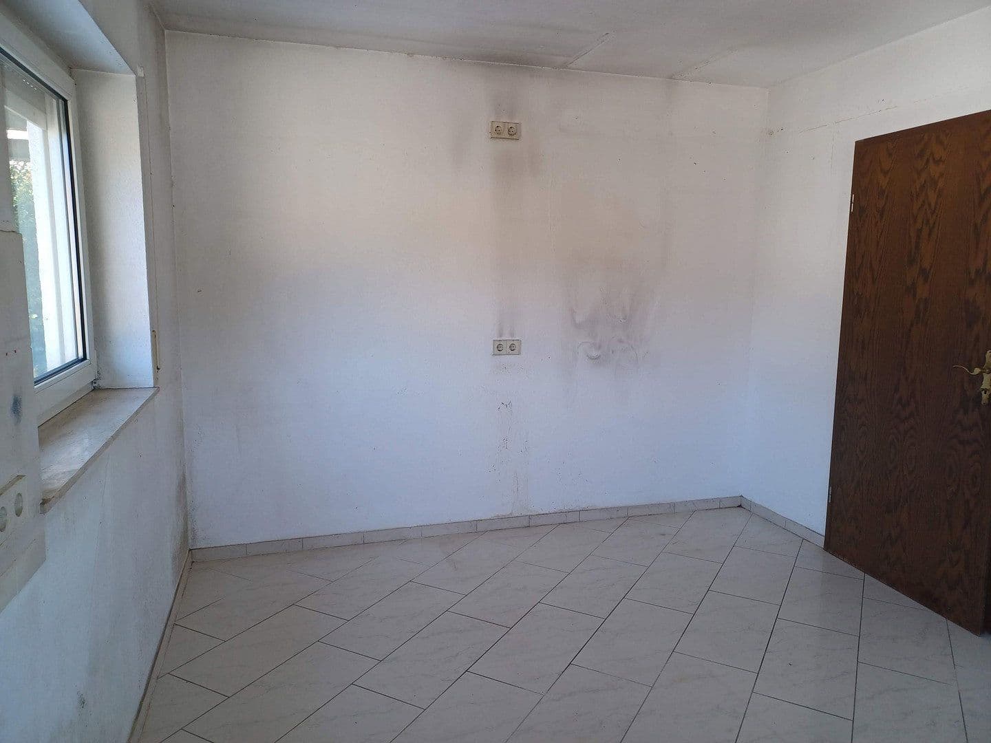 Prenájom bytu 3-izbový 115 m², Baden-Baden - Neuweier, Bádensko-Wurttembersko Prenájom bytu 3-izbový 115 m², Baden-Baden - Neuweier, Bádensko-Wurttembersko