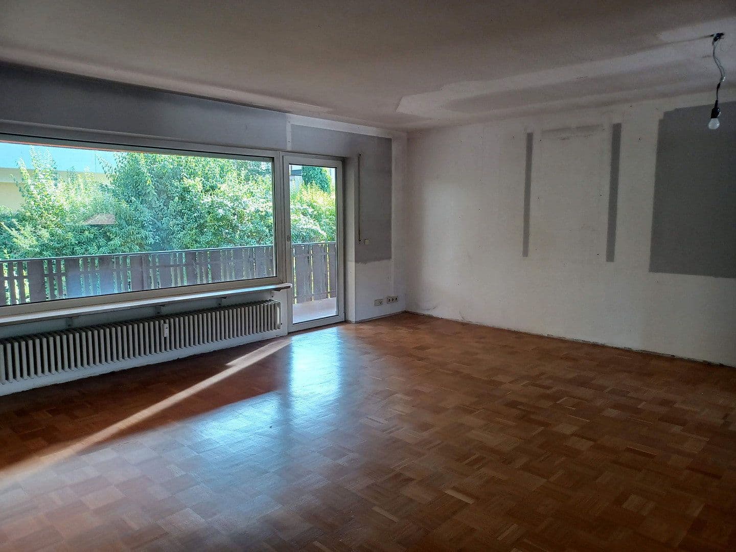 Prenájom bytu 3-izbový 115 m², Baden-Baden - Neuweier, Bádensko-Wurttembersko Prenájom bytu 3-izbový 115 m², Baden-Baden - Neuweier, Bádensko-Wurttembersko