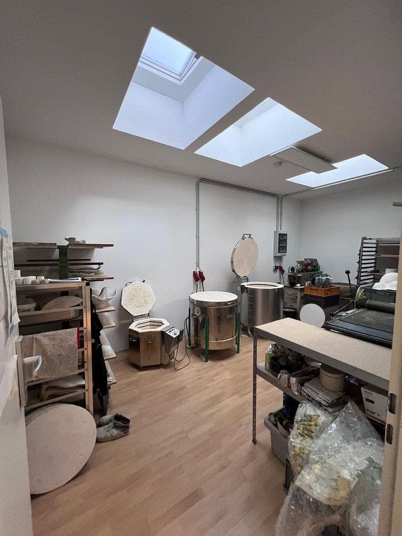 Prenájom nebytového priestoru 178 m², Wahlenstr.22, Köln, Severné Porýnie - Westfálsko Prenájom nebytového priestoru 178 m², Wahlenstr.22, Köln, Severné Porýnie - Westfálsko