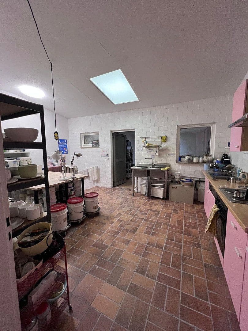 Prenájom nebytového priestoru 178 m², Wahlenstr.22, Köln, Severné Porýnie - Westfálsko Prenájom nebytového priestoru 178 m², Wahlenstr.22, Köln, Severné Porýnie - Westfálsko