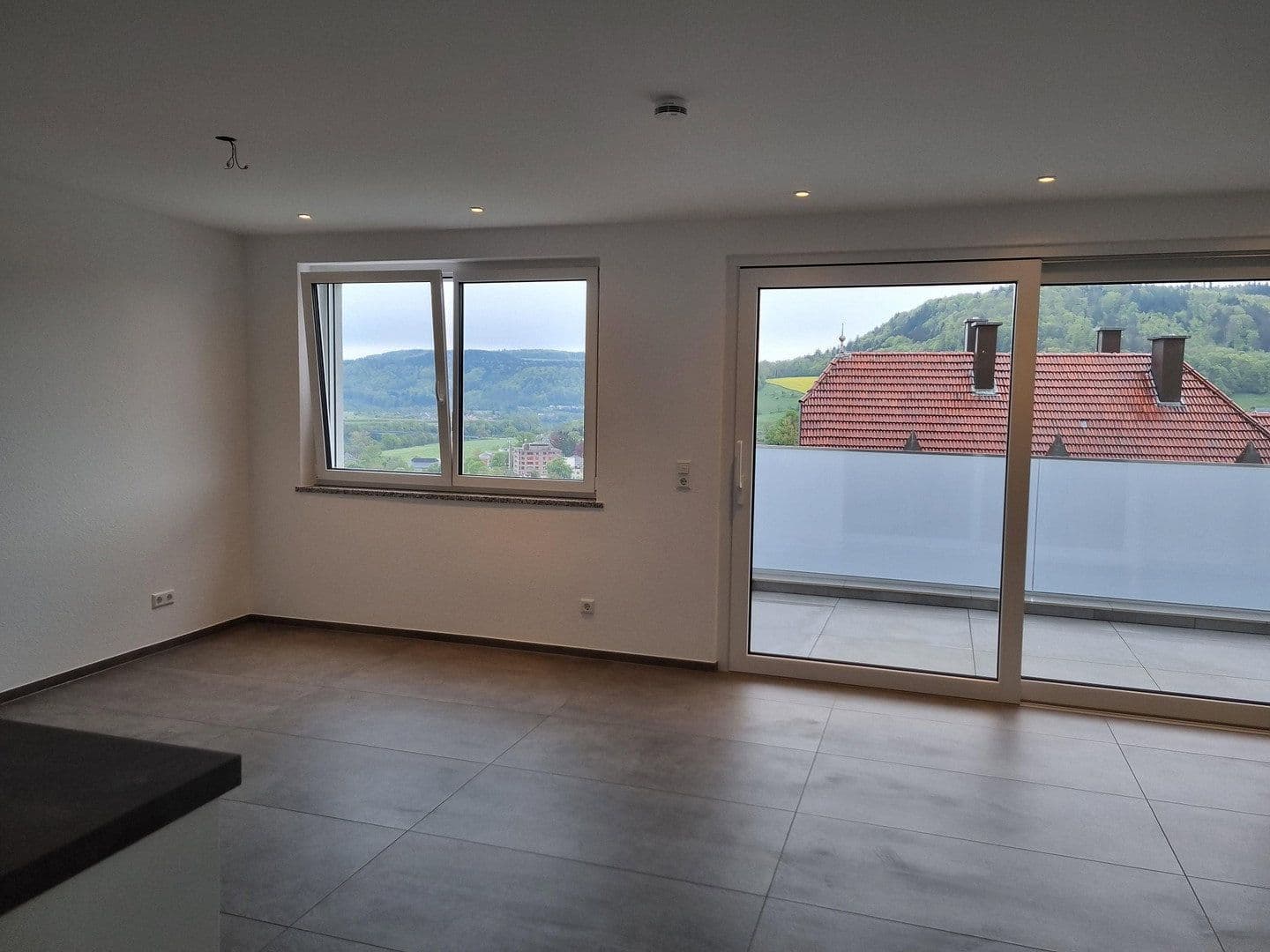 Prenájom bytu 2-izbový 76 m², Bergstr.9, Laufenburg (Baden), Bádensko-Wurttembersko Prenájom bytu 2-izbový 76 m², Bergstr.9, Laufenburg (Baden), Bádensko-Wurttembersko