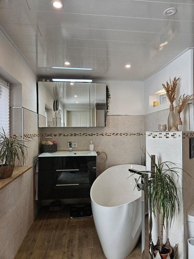 Predaj domu 84 m², pozemok 120 m², Niederkassel, Severné Porýnie - Westfálsko Predaj domu 84 m², pozemok 120 m², Niederkassel, Severné Porýnie - Westfálsko