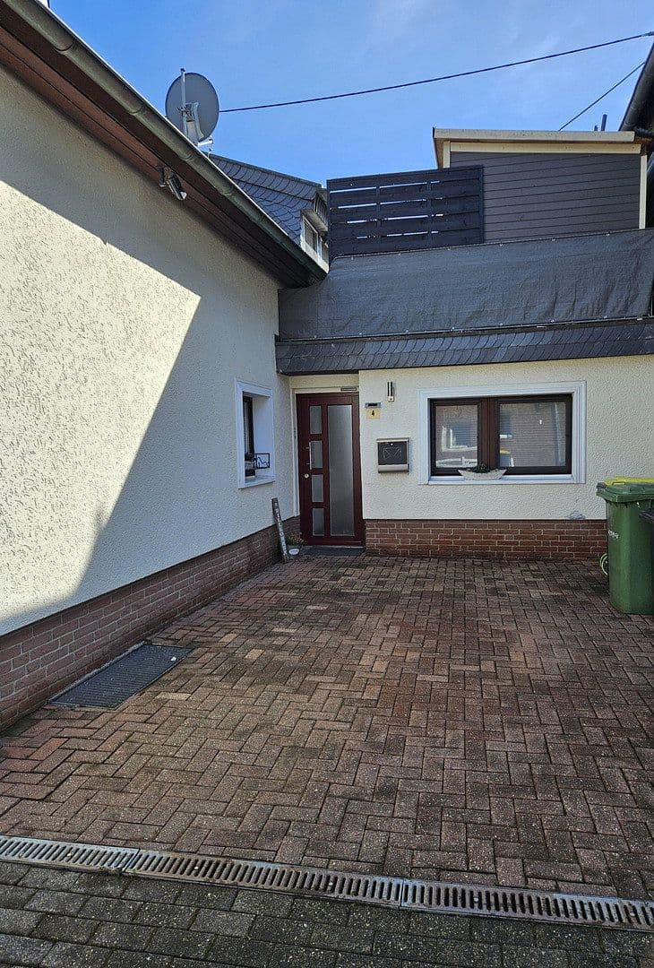 Predaj domu 84 m², pozemok 120 m², Niederkassel, Severné Porýnie - Westfálsko Predaj domu 84 m², pozemok 120 m², Niederkassel, Severné Porýnie - Westfálsko