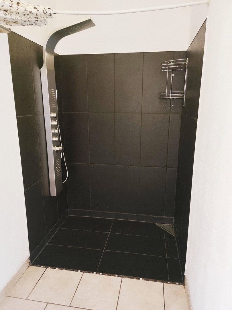 Prenájom bytu 2-izbový 72 m², Düren, Severné Porýnie - Westfálsko Prenájom bytu 2-izbový 72 m², Düren, Severné Porýnie - Westfálsko