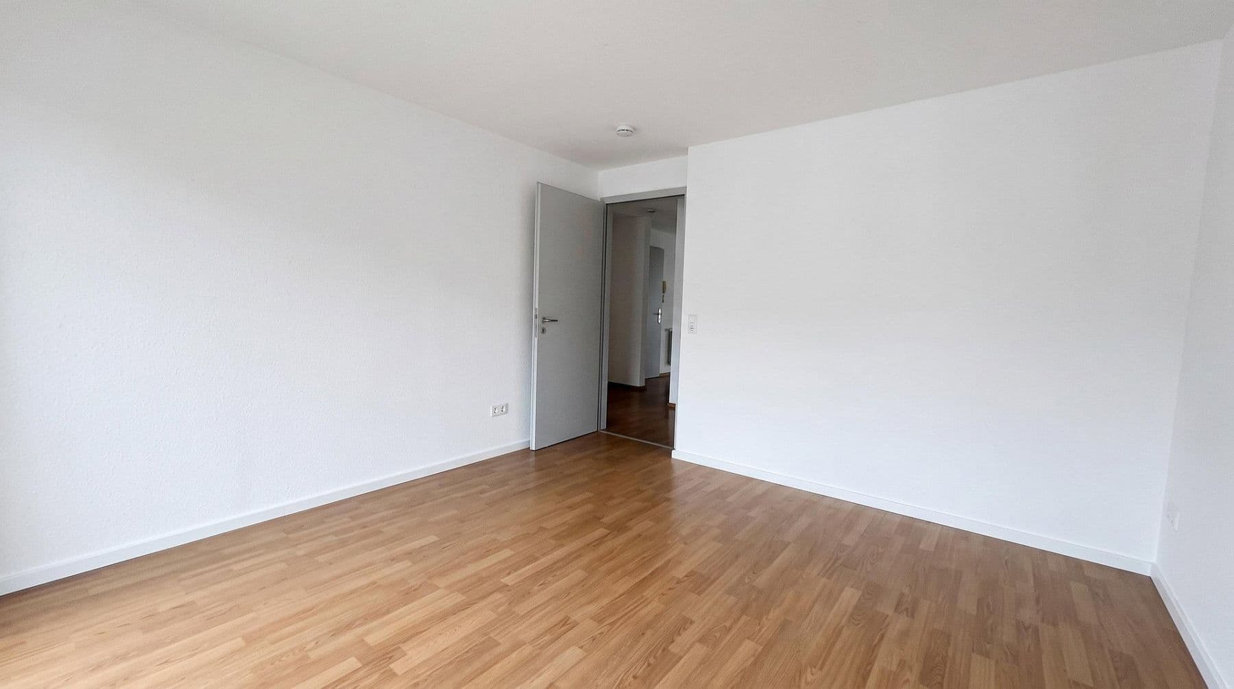 Prenájom bytu 3-izbový 82 m², Leipzig-Os, Sasko Prenájom bytu 3-izbový 82 m², Leipzig-Os, Sasko