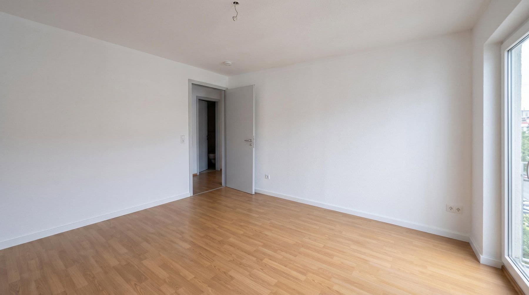 Prenájom bytu 3-izbový 82 m², Leipzig-Os, Sasko Prenájom bytu 3-izbový 82 m², Leipzig-Os, Sasko